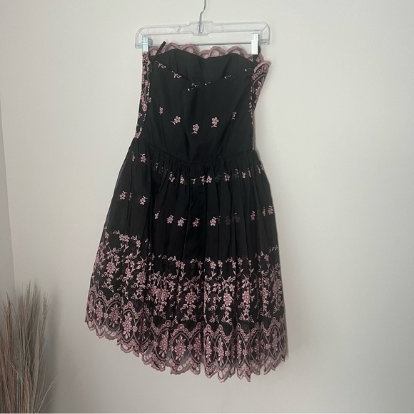 Betsey Johnson Black and Pink Strapless Dress - Picture 5 of 6